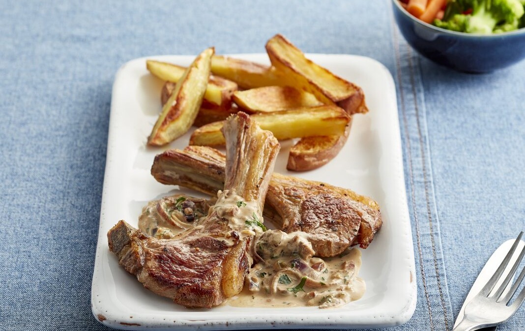 Welsh Lamb cutlets with herb and garlic sauce