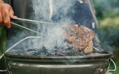Griliwch blas bendigedig gyda Chig Oen Cymru yn ystod Wythnos Genedlaethol y Barbeciw